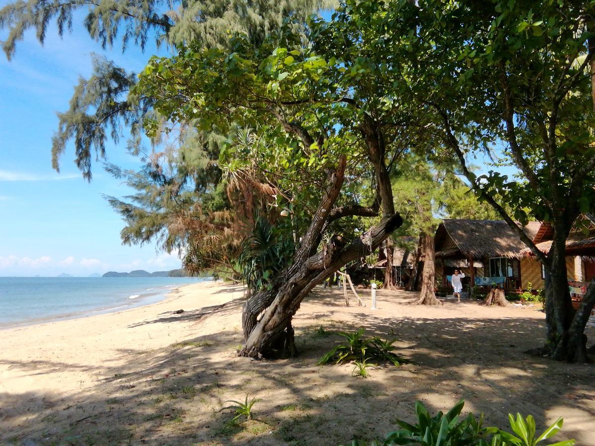 Kohjum Freedom Resort Koh Jum Luaran gambar