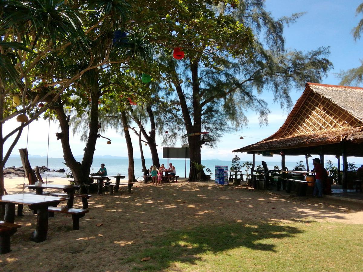 Kohjum Freedom Resort Koh Jum Luaran gambar