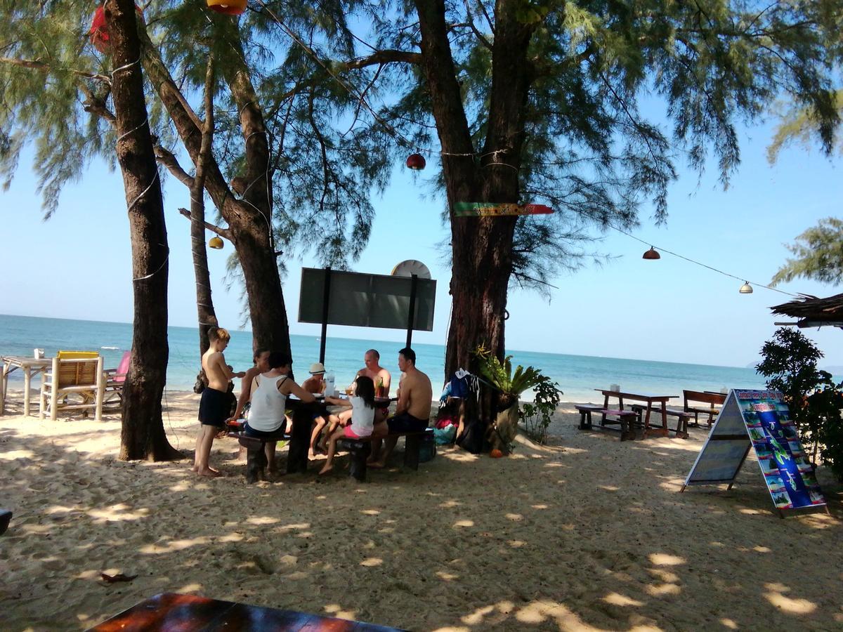 Kohjum Freedom Resort Koh Jum Luaran gambar