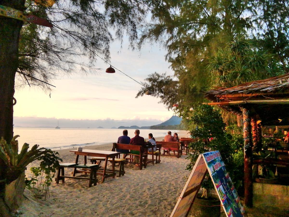 Kohjum Freedom Resort Koh Jum Luaran gambar