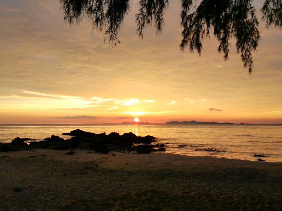 Kohjum Freedom Resort Koh Jum Luaran gambar